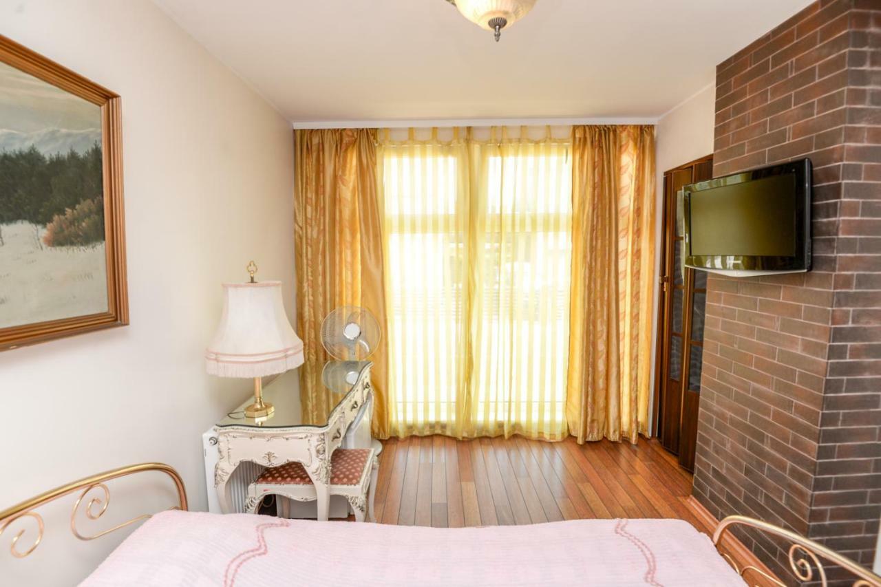 Columba Livia Guesthouse Palanga Exterior photo