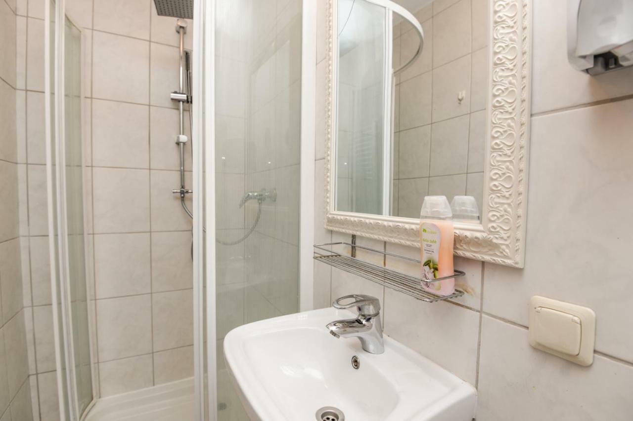 Columba Livia Guesthouse Palanga Exterior photo